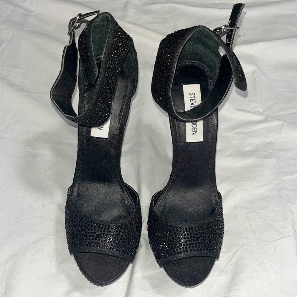 Steve Madden Black Studded Heel Sandal Size 6